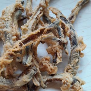 Belut crispy keripik belut peyek belut renyah super 200 gram gurih renyah enak cemilan jajan oleh-oleh khas Jogja murah top markotop