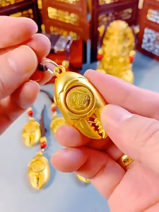 已开光 招财 十二生肖手中有钱转转钥匙扣挂件汽车钥匙扣招财进宝创意礼品挂饰 Fortune 12 Zodiac Hands Have Money Around Key Chain Pendant Car Key Chain Fortune Creative Gift Pendant