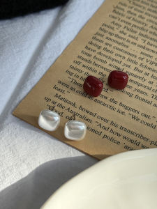 Retro White Square Bead Earrings Simple Unique Design Pure Silver Versatile Sweet New Style Womens Fashion Jewelry Accessories