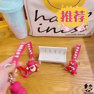 Gantungan Kunci Lucu 3D Bunny Lotso Strawberry + Tali Lotso & Mini Strawberry + Kaitan Keychain Tas Key Chain Disney Karakter Kartun Gantungan Kunci Motor Mobil Rumah Bag Hadiah Gift Souvenir Ultah Ulang Tahun