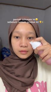 Glowsophy Moisturizer Watermelon Brightening Skin Barrier Niacinamide Cica Panthenol Soothing Acne Moist Gel Pelembab Day Night