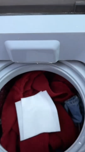 แผ่นดูดซับสี แผ่นดูดสีตก แผ่นดักจับสีผ้าตกขณะซัก ของแท้ ซับคราบ กันสีตกใส่ ผ้าสี  ไม่ทำให้เสื้อผ้าเสียหาย กระดาษซักผ้า ป้องกันการย้อมสี