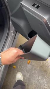 Hộp Đựng Đồ Khay Chứa Đồ Tay Nắm Cửa Trước Sau LUCKEASY Cho Toyota RAV4 2026 Phụ Kiện Nội Thất Xe Hơi TPE Nhẹ Tiện Dụng