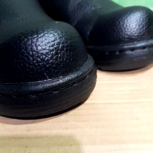 Sepatu Safety Pelindung Kerja: Memilih Sepatu Kerja Tahan Lama & Aman