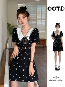 ขนาดบวกฤดูร้อนฝรั่งเศสย้อนยุคดอกไม้สีดําชุดผู้หญิงกระโปรง Midi หลวมที่มีแขนสั้นและปกเสื้อสวมหัว