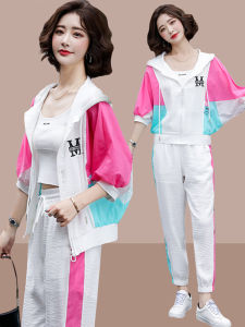 ชุดกีฬาลำลองฤดูร้อนสำหรับผู้หญิง 2025 ใหม่ลดอายุ เสื้อคลุมกันหนาวผ้าไหมน้ำแข็งกันแดด เสื้อสเวตเตอร์แฟชั่น ชุดสองชิ้น