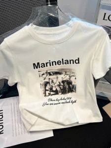 เสื้อยืดแขนสั้นผ้าฝ้ายแท้สีขาว ทรงหลวม สำหรับผู้หญิง ฤดูร้อน 2025 ดีไซน์เก๋ไก๋ ลำลอง ปกติ แขนสั้น ปกติ