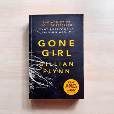 Gone Girl by Gillian Flynn (Paperback Preloved) Psychological Thriller Mystery Crime Fiction