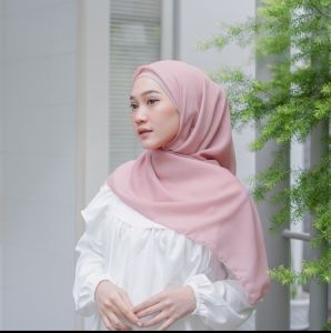 Hijab Segi Empat Bella Square Kerudung polos Bestseller terlaris 100%