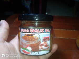 YUMMY CHILI GARLIC OIL/ CHILI FLAKES IN OIL/ DELICIOUS/ MASARAP NA APPETIZER