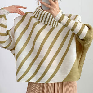 Sanzhai ชุดเสื้อจับจีบลายทาง 2023 ใหม่ หรืองที่ไม่ต้องมีฤดูร้อนมีปกพับ จีบของผู้หญิงเสื้อยาวปิดถึงก้นหลวม ขนาดใหญ่