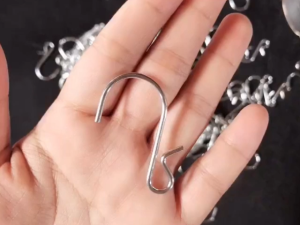 100Pcs Mini Metal S Hook Flying Iron Hook Supermarket Snack Hanging Strip Hook