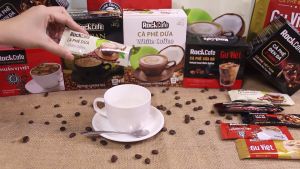 RockCafe - Cà phê hòa tan 3 trong 1 - Vị Dừa White Coffee độc đáo - Thơm ngon - Tinh khiết - Chuẩn vị cafe Việt - Hộp 12 gói x 20 gr