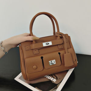 กระเป๋าผู้หญิงสไตล์เก๋ไก๋หรูหราแบบหนังนิ่มสไตล์วินเทจพร้อมสายสะพายไหล่เดียว กระเป๋าถือสำหรับเดินทางแบบอเนกประสงค์ กระเป๋าสะพายข้างสีเงิน