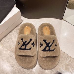 Fashionable Thick Bottom Slippers Womens Outdoor Wear Spring New Korean Style Small Fragrance Wind High-End Sense Roman Style Velvet Sandals