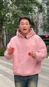 Móc Khóa Switch Thần Tài Phát Nhạc Tiếng Việt – Phụ Kiện Mang Lộc Bấm Gọi May Mắn Mỗi Ngày