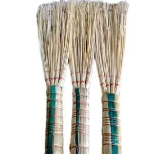 Sapu Lidi Kasur Lidi Wlingi Simpel dan Mudah Digunakan Ringan dari Bahan Lidi Kelapa Pilihan