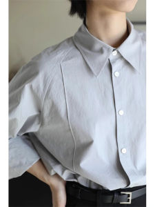 เสื้อเชิ้ตสีเทาสไตล์ฝรั่งเศสสำหรับผู้หญิง เสื้อเชิ้ตทรงหลวม แขนยาว ปกโปโล ทรงตรง คอกลม ฤดูใบไม้ร่วง 2024 ชุดทำงาน OL ลำลอง