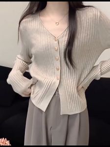⚡Port⚡ blouses women new style 2025 Thin Long Sleeved Knitted Cardigan Korean Style V-neck Knitwear Women Short Knitted Cardigan