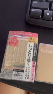 Phấn phủ Kissme Ferme Moist gloss skin Powder foundation SPF25PA++ - Nhật Bản