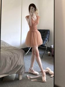 CHANGTONG | Youthful OOTD Matching Set V-Neck Top Mesh Skirt