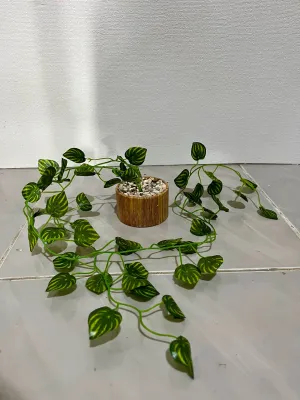 Bunga wisteria juntai artificial dengan vas aesthetic