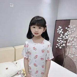 ชุดนอนเด็ก ชุดนอนเด็กหญิงผ้าไหมน้ำแข็งบาง ๆ ในฤดูร้อน เซ็ตชุดนอนกางเกงครอปแขนสั้น