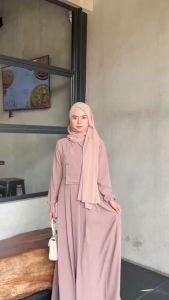 Gamis Elegan Crinkle Modern Lengan Panjang dengan Detail Kerah Elegan - Setelan Fashion Wanita Lebaran