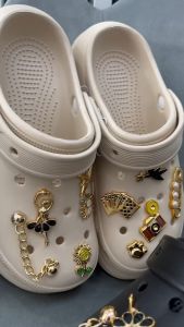 L รองเท้าแฟชั่น รองเท้าหัวโต รองเท้าผู้หญิง แถมตัวติดฟรี รุ่น BE 8713-12 สี ดำ กากี ขนาด 36-40