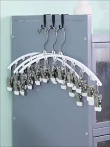 ฺBLUE WHALE ที่หนีบผ้า 10 ชิ้น ตัวหนีบผ้า ที่ตากถุงเท้า สแตนเลสแบบโค้ง ไม้แขวนแบบหนีบ กันลื่น  กันลม ทนทาน