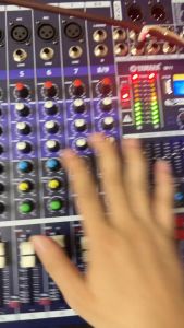 Mixer M11 Yamaha Thiết Kế Cực Đẹp. Bàn Trộn Âm Thanh Mixer M11 Thiết Kế 7 Cổng Mic. Tặng Kèm 2 Jack 6 Ly