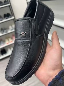 รองเท้าหนัง Crown รองเท้าลำลองผู้ชาย พื้นนุ่ม พื้นนุ่ม กันลื่น ระบายอากาศได้ หนังนุ่ม แบบสวม ธุรกิจ