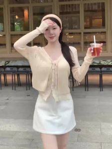 Patched and Tied V-Neck Summer Design Knitted Blouse
