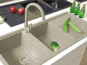 Vòi rửa chén Malloca MF040 sơn giả đá nóng lạnh màu đen thiết kế cổ cao chuẩn châu Âu