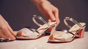 Korean version of womens thick open toe sandals with one shoe and two thick heel flip-flops