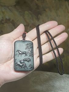 Premium deep green Nephrite double sides cravings Eight Horses & Landscape Jade pendant (with certificate) [Natural Crystal] 优质和田玉塔青墨绿双面雕刻八(马)骏图吊坠(带证书)
