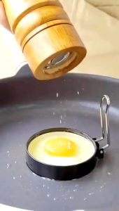 ( Home Bliss Hub)Stainless Steel Egg Pancake Ring Mold Non-Stick Round Mold for Perfect Shape Fried Eggs and Pancakes