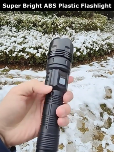 Wholesale ABS Plastic Flashlight LCD Numerical Power Display 6000 Lumen Zoomable Waterproof Torch Emergency Lighting Flash Light