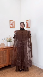 GAMIS MUSLIM TERBARU ELEGAN GAMIS CERUTI MIX BROKAT + OUTER WARNA MAHOGANY BURGUNDY CANTIK