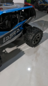 Mainan Mobil Remot Kontrol RC Offroad Climbing Predator Buggy Car LatraX Batre Cas