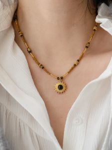 Trendy Natural Tiger Eye Stone Sunflower Necklace Womens Clavicle Chain Titanium Steel Fashionable Non-fading Elegant Pendant