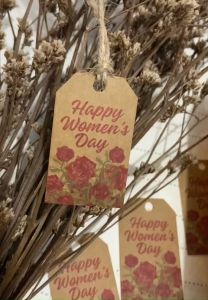 [TWD05Rose] 40 Tag kraft 3x5cm Women Day 20/10 8/3 (kèm dây gai) treo hộp quà/ chai lọ/ túi