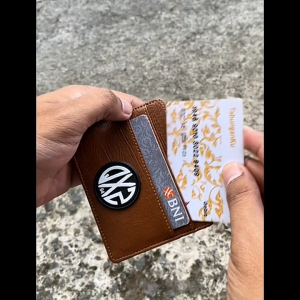 QXZ94 Dompet Kartu Card Holder Pria Wanita Kulit Sintetis Serat Kayu Coklat 4 Slot Kartu Mini Koin