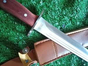 อุปกรณ์เดินป่า ขนาด 35 cm เป็นมีดเพื่อการดำรงชีพและการล่า มีดที่มีวัตถุประสงค์สำหรับการดำรงชีพในป่า สินค้าพร้อมส่งค่ะ