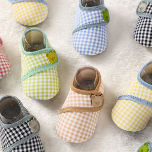 【รองเท้าเด็กหัดเดินลายการ์ตูนพร้อมสายรัดหมวกกันน็อค】เหมาะสำหรับเด็กอายุ 0-5 ปี กันลื่น ยืดหยุ่นสูง ผลิตจากผ้าฝ้ายแท้ สัมผัสนุ่ม สวมใส่และถอดง่าย