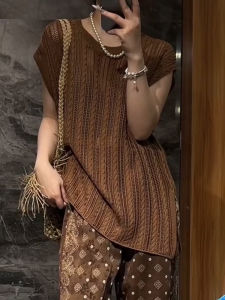 UYFY | Café Brown Round Neck Short Sleeve Knitwear Women Elegant Summer New Fashion Soft Mature Charming Top Commute Style Loose Fit