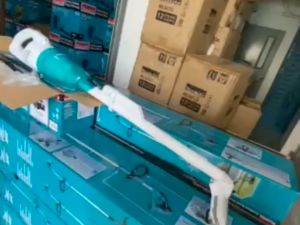 CL117FDX1 Makita Cordless Vacuum Cleaner 10.8V Compact Powerful and Versatile