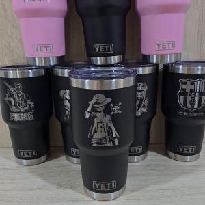 แก้วน้ำเยติ 30oz/900ml HELLO KITTY สแตนเลส304 Laser Logo เก็บความเย็น-ร้อน สีพื้นแบบหนา ผิวด้านหน้าทราย สีไม่ลอก กระติกน้ำ ขวดน้ำ YT N2