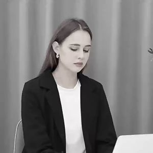 Massager Electric Massager Rechargeable Head & Back Four rotating massage heads relieve tense muscles tension and stiff scratches