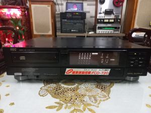 Đầu đĩa CD thương hiệu Nec CD-720 (made in Japan) còn rất đẹp như hình zin nguyên bản.
